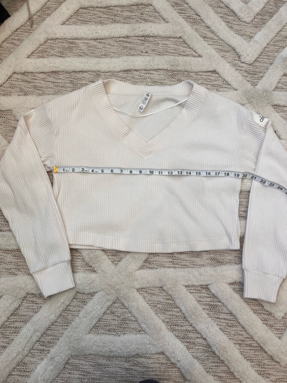 ALO Muse Cropped V-Neck Ribbed Pullover Top Sweater Ivory XS - Picture 5 of 7